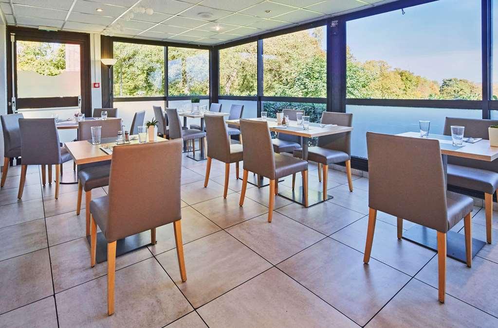 Kyriad - Ecouen La Croix Verte Restoran gambar